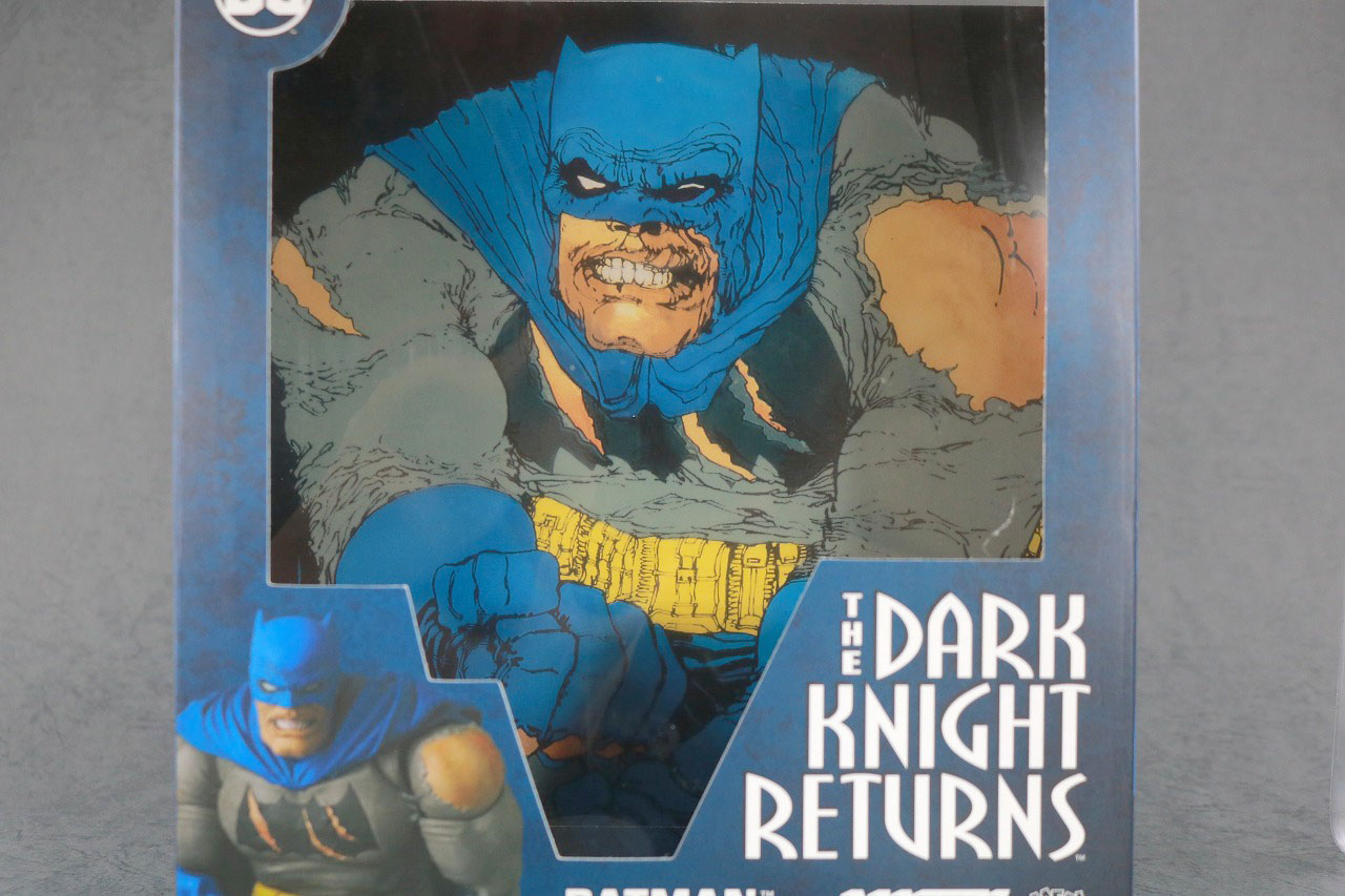 MAFEX　バットマン TDKR：The Dark Knight Triumphant　レビュー　パッケージ